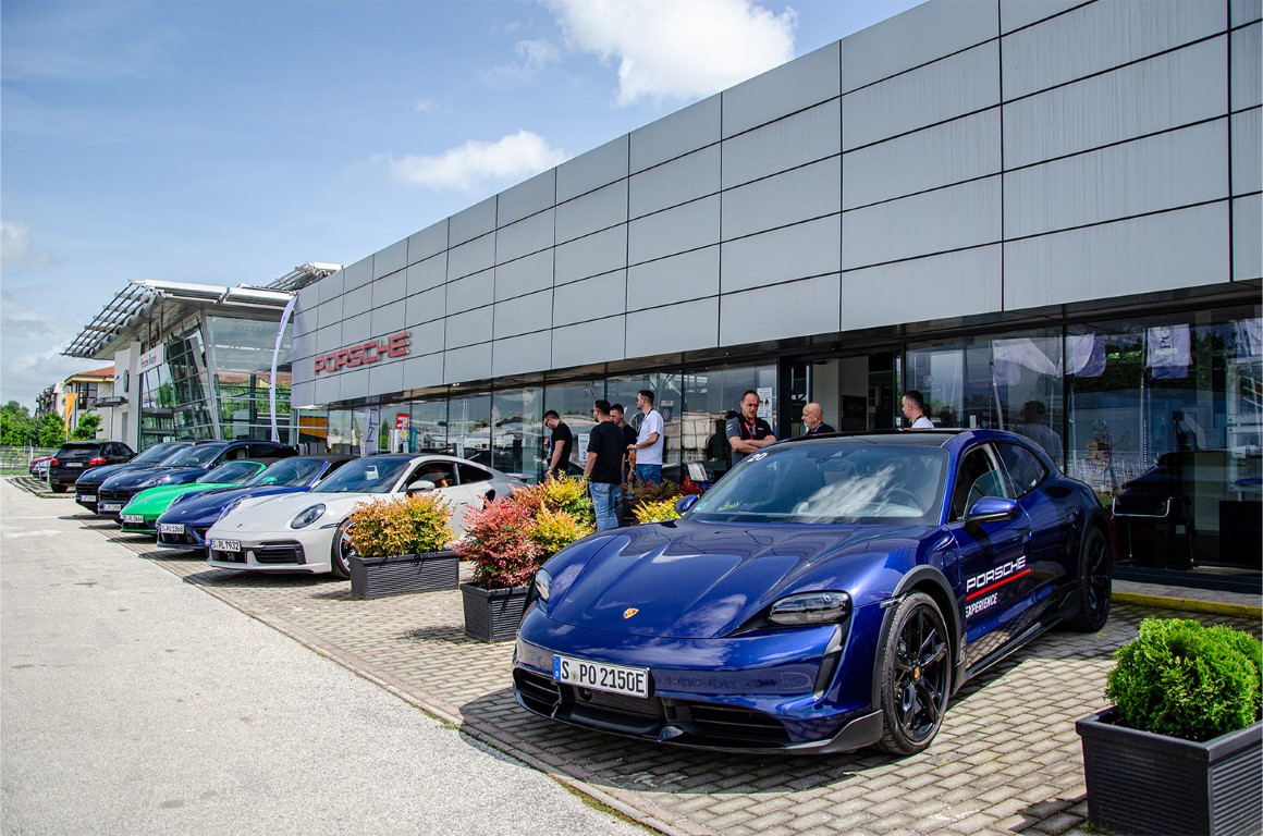 Porsche Road Tour